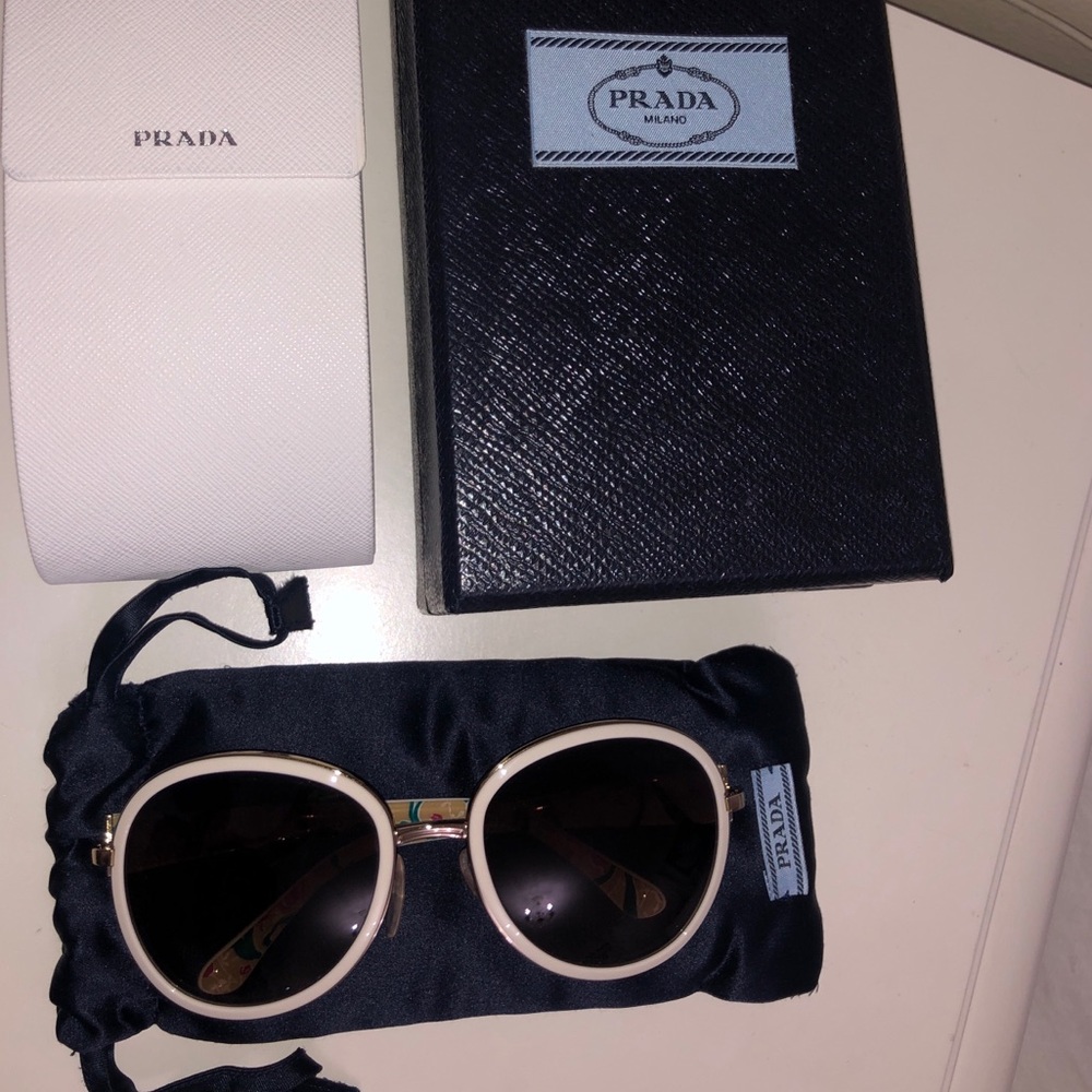 Prada Sunglasses (SPR 51N)